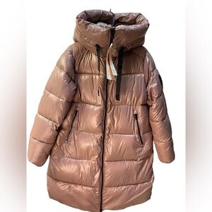 Save the duck Vivienne withered rose puffer jacket. NWT. Medium.